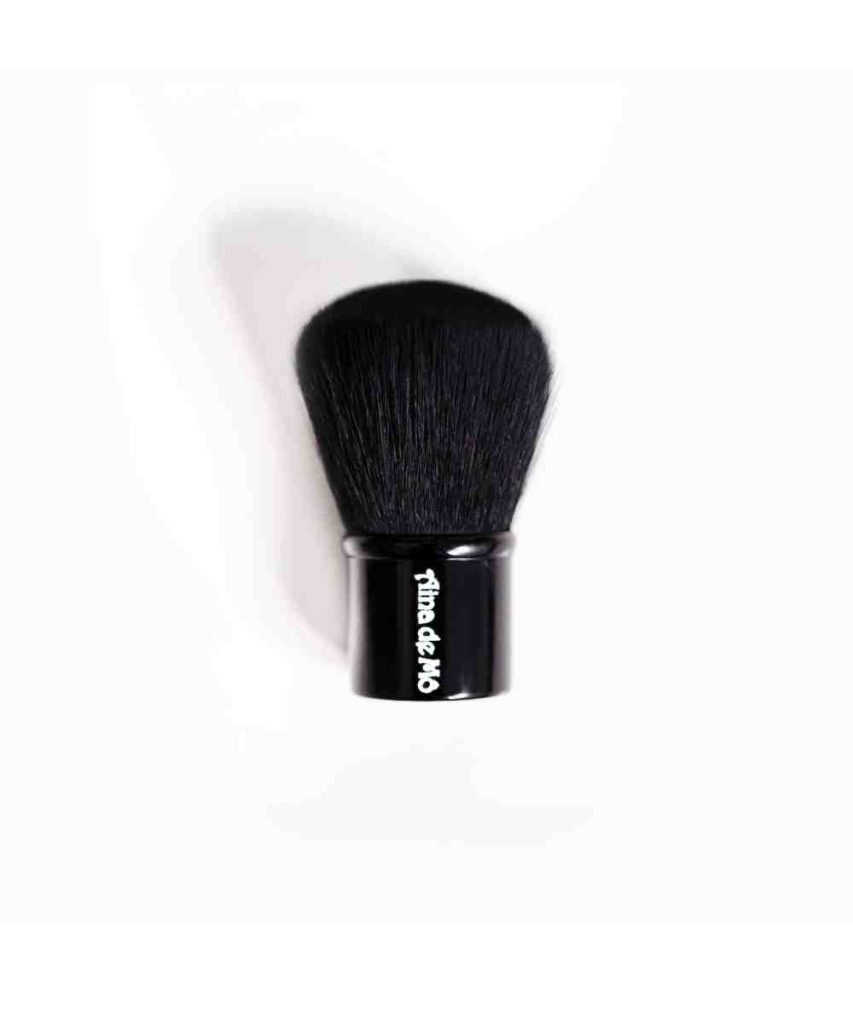 Brocha vegana y artesanal baby buki estilo kabuki de Aina de Mo